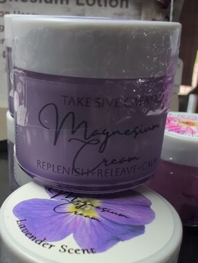 Magnesium Lavender Cream – Purple Moisturizer for Calming Hydration